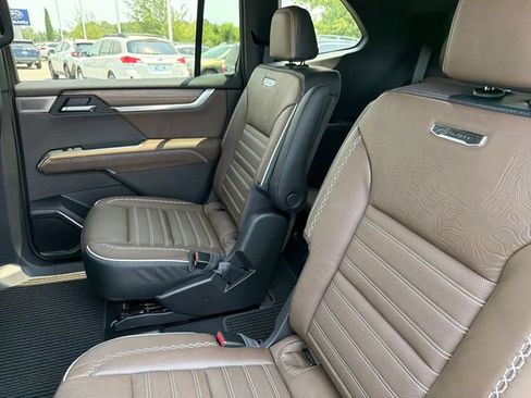New 2026 GMC Acadia Denali Ultimate FWD image 19