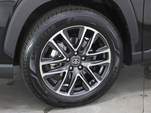 Used 2026 Toyota Corolla Cross XLE w/ Convenience Package image 29