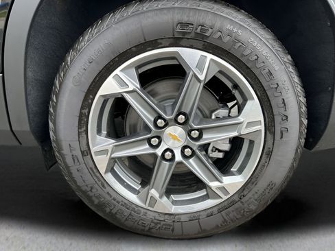 Certified 2025 Chevrolet Blazer LT w/ Convenience Package image 31