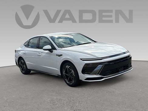 New 2026 Hyundai Sonata SEL image 1