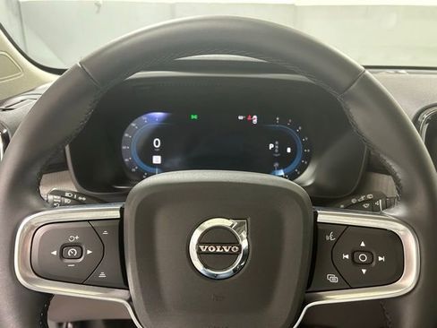 Used 2025 Volvo XC90 B6 Plus AWD/4WD image 16
