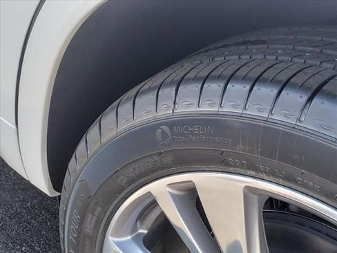 New 2025 Cadillac XT6 Premium Luxury w/ Platinum Package image 14