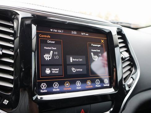 Used 2020 Jeep Cherokee Limited image 37