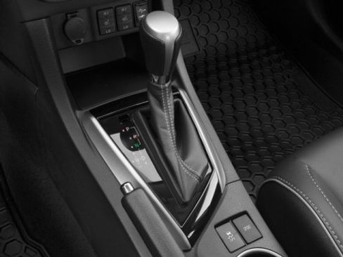 Used 2016 Toyota Corolla LE image 11