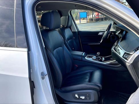 Used 2020 BMW X7 xDrive40i w/ Premium Package image 8
