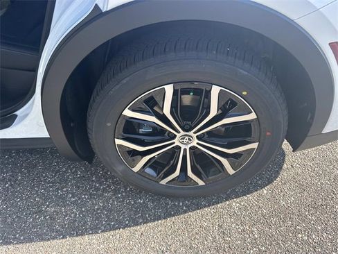 New 2026 Toyota Crown XLE image 11