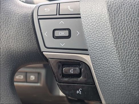 Used 2025 Toyota Camry LE FWD image 24