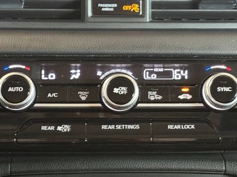 Used 2025 Honda Pilot Touring image 5