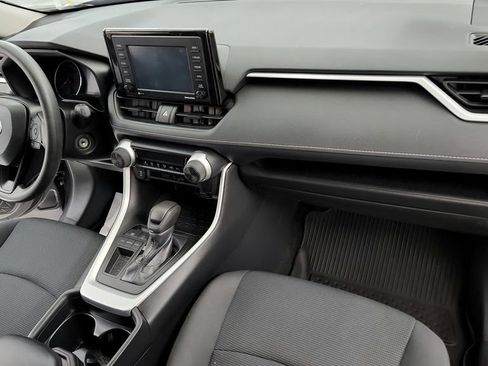 Certified 2021 Toyota RAV4 LE FWD image 16