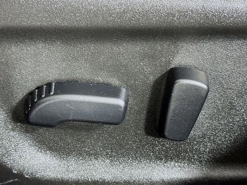 Used 2025 Nissan Altima 2.5 SV FWD image 15