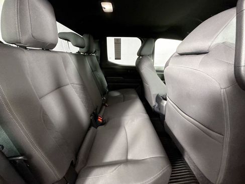 Certified 2025 Toyota Tacoma SR5 AWD/4WD image 37