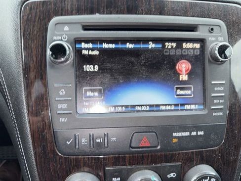 Used 2017 Chevrolet Traverse LT w/ Style and Technology Package image 42