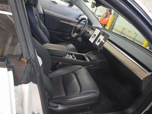 Used 2023 Tesla Model 3 Performance image 8