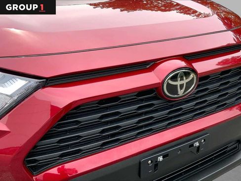 Used 2025 Toyota RAV4 LE AWD/4WD image 30