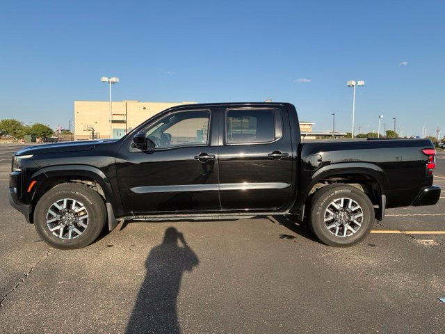 Certified 2022 Nissan Frontier SV w/ SV Premium Package AWD/4WD image 2