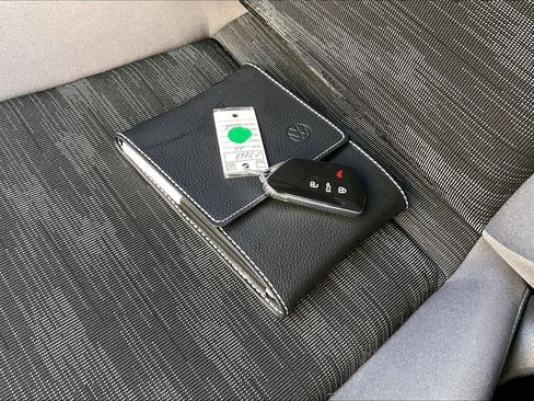 Certified 2022 Volkswagen ID.4 Pro image 10