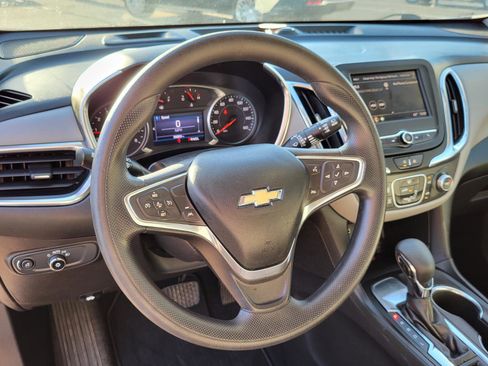 Used 2022 Chevrolet Equinox LS w/ LS Convenience Package image 21