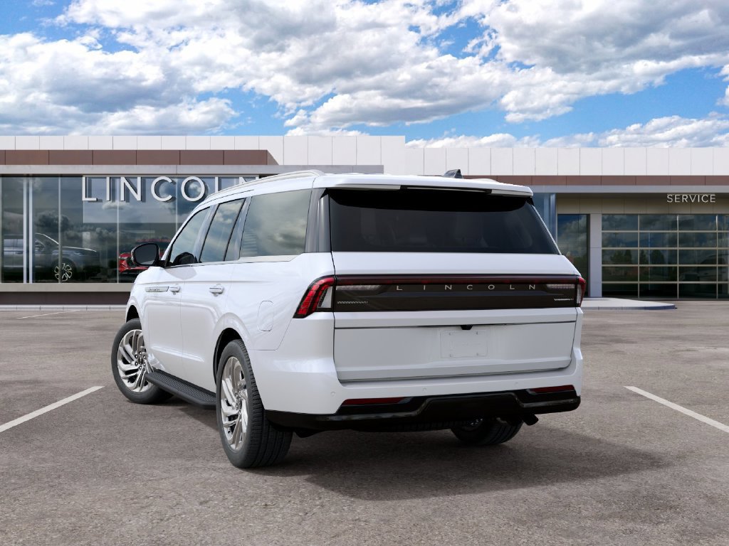 New 2027 Lincoln Navigator Premiere RWD image 8