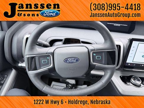 Used 2025 Ford Expedition Max Active AWD/4WD image 24