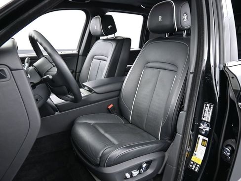 Used 2023 Rolls-Royce Cullinan w/ Technology Package image 5