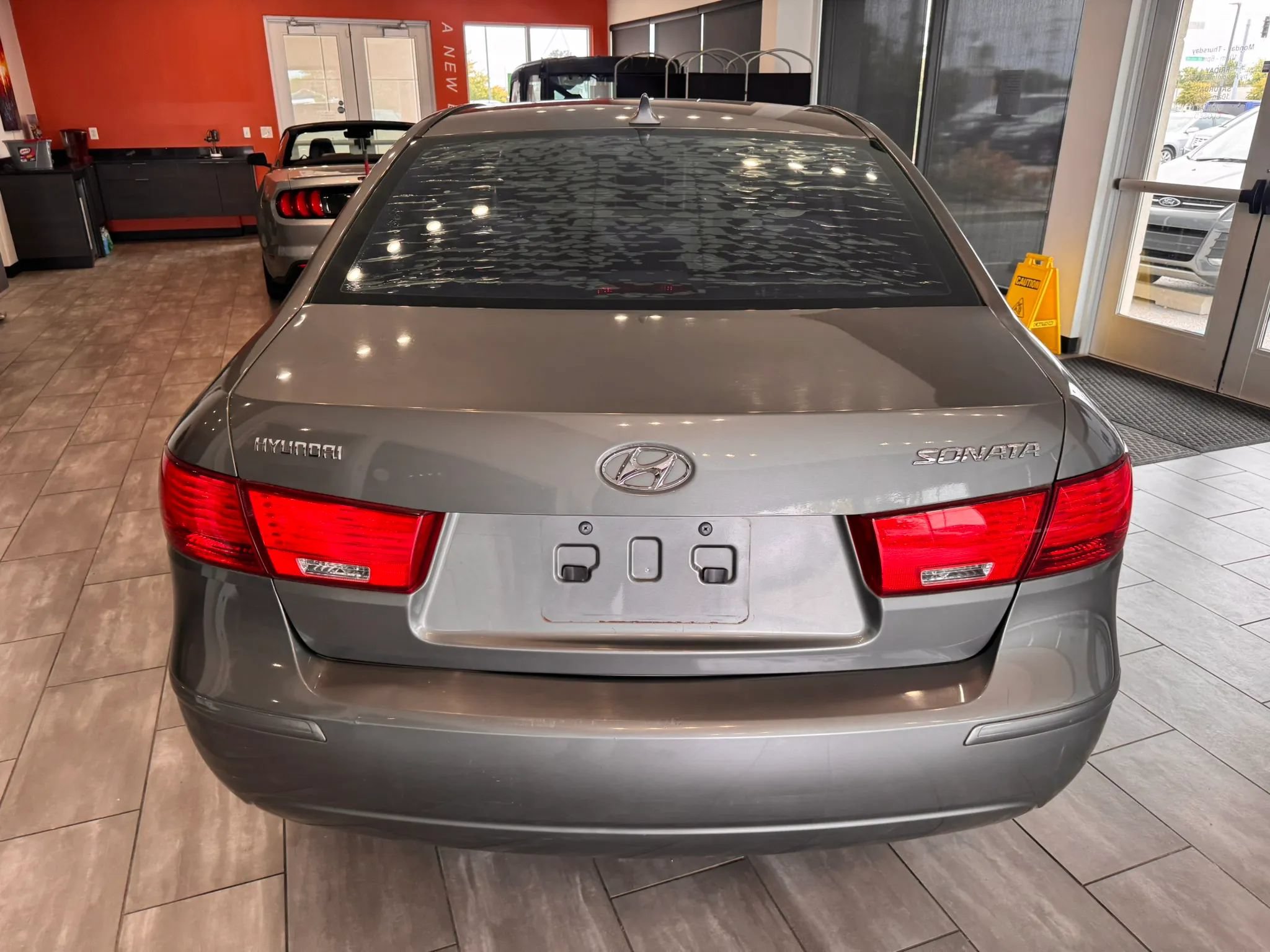 Used 2010 Hyundai Sonata GLS FWD image 13