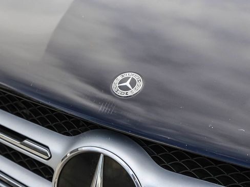 Used 2022 Mercedes-Benz GLC 300 image 5