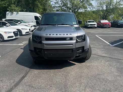 Certified 2024 Land Rover Defender 110 X-Dynamic SE AWD/4WD image 3
