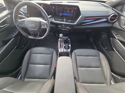 Certified 2025 Chevrolet Trax RS w/ Sunroof Package image 21