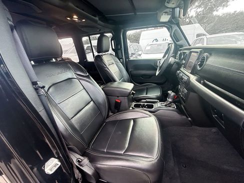 Used 2023 Jeep Wrangler Unlimited Sahara image 31