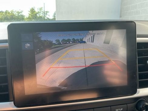Certified 2024 Hyundai Venue SEL FWD image 5