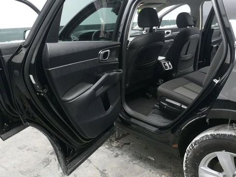 Used 2023 Kia Sorento LX image 14