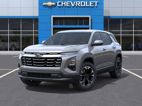 New 2026 Chevrolet Equinox LT w/ Convenience Package II FWD image 8