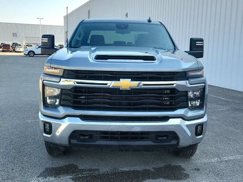 Used 2025 Chevrolet Silverado 2500 LT w/ Convenience Package AWD/4WD image 4