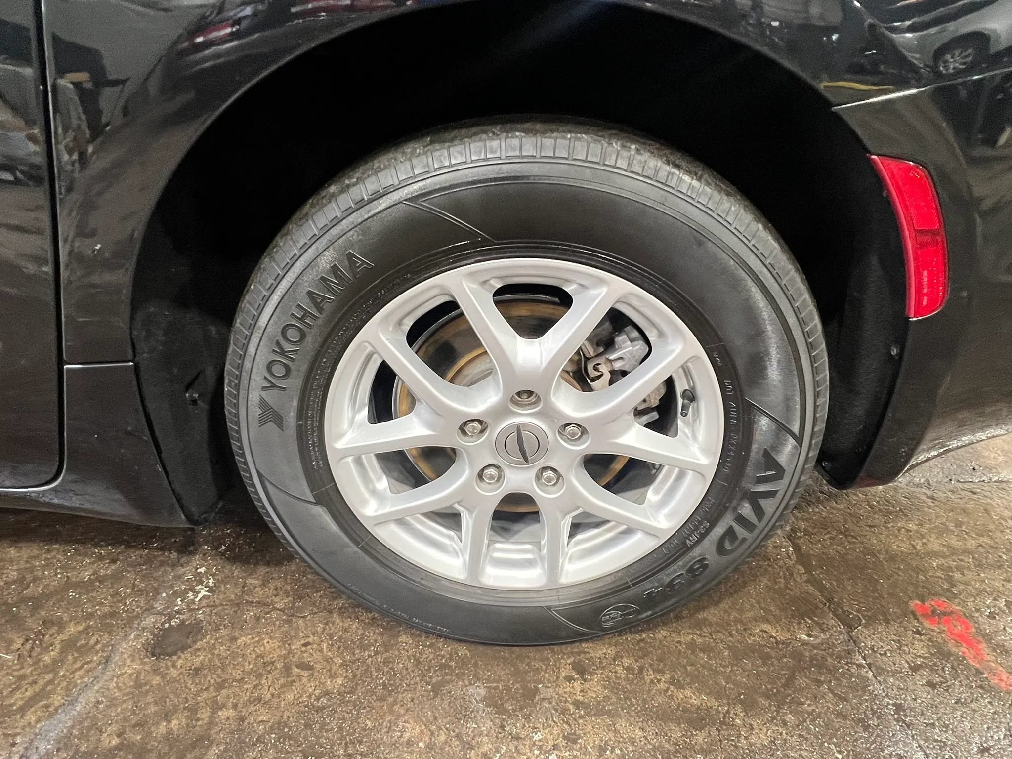 Used 2021 Chrysler Pacifica Touring-L w/ Uconnect Theater Family Group FWD image 11
