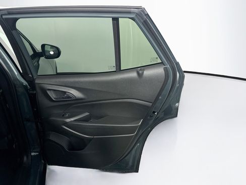 Used 2025 Chevrolet Trax LT FWD image 29