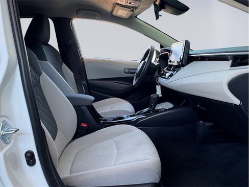 Used 2022 Toyota Corolla LE w/ Carpet Mat Package (TMS) FWD image 19