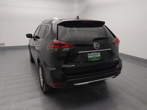Used 2020 Nissan Rogue SV image 6