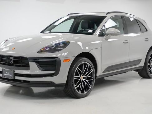 Certified 2025 Porsche Macan image 1