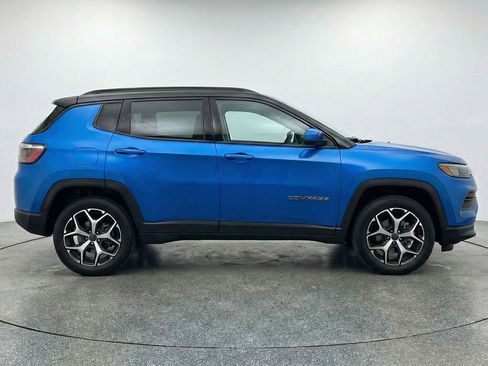 Used 2025 Jeep Compass Limited AWD/4WD image 11