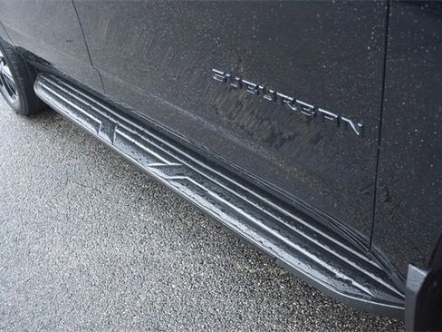 Certified 2022 Chevrolet Suburban RST w/ Sport Performance Package image 12