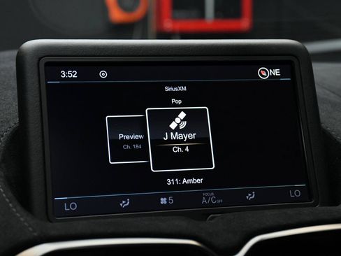 Used 2020 Aston Martin V8 Vantage Coupe RWD image 42