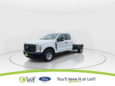 Used 2024 Ford F350 XL image 4