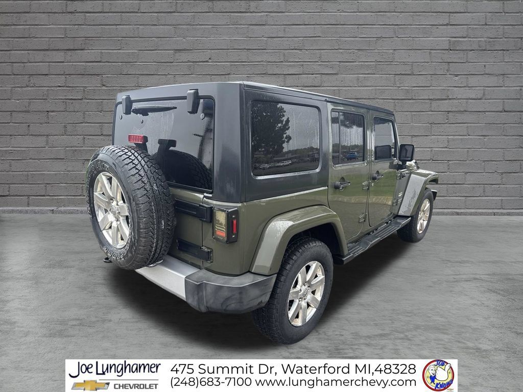 Used 2015 Jeep Wrangler Unlimited Sahara w/ Dual Top Group AWD/4WD image 3