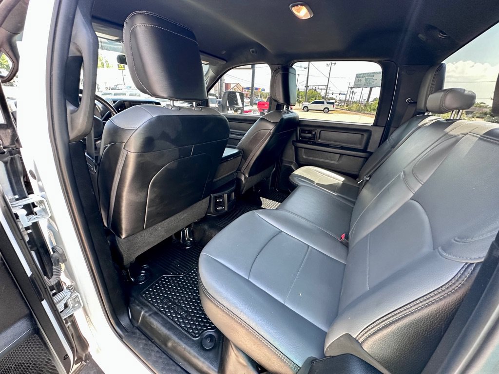 Used 2024 RAM 3500 Tradesman w/ Chrome Appearance Group AWD/4WD image 8