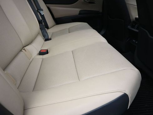 Used 2021 Lexus ES 300h w/ Premium Package FWD image 22