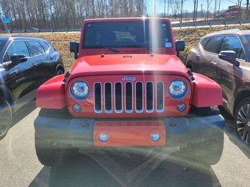 Used 2017 Jeep Wrangler Unlimited Sahara w/ Connectivity Group image 2