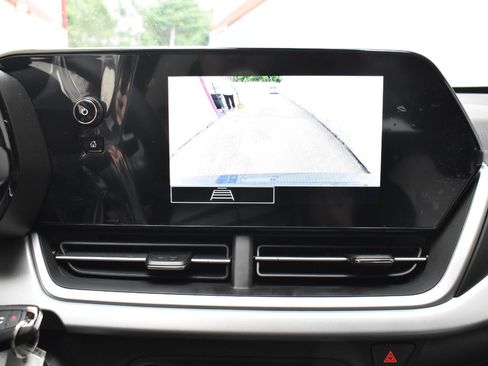 Used 2026 Chevrolet Trax LS w/ LS Convenience Package FWD image 28