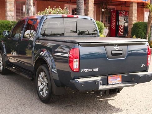 Used 2020 Nissan Frontier SV image 6