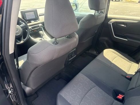 Used 2019 Toyota RAV4 XLE w/ Convenience Package FWD image 20