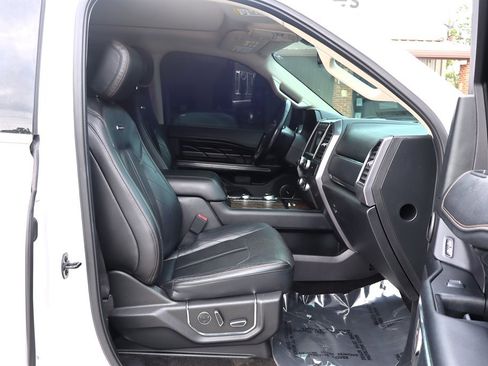 Used 2018 Ford Expedition Max Platinum AWD/4WD image 23